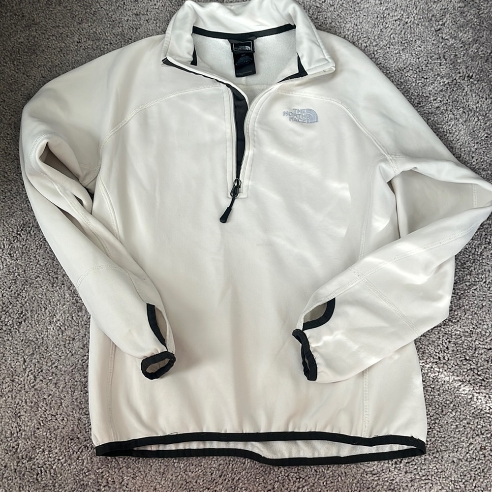 North face 3/4 zip pull over cream and grey!